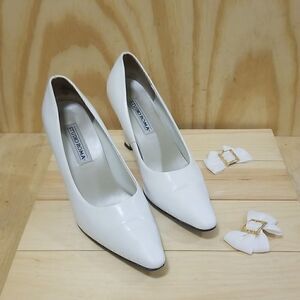 STUDIO ROMA Wmn's Classy 2 1/2 heels with optional bows sz 10